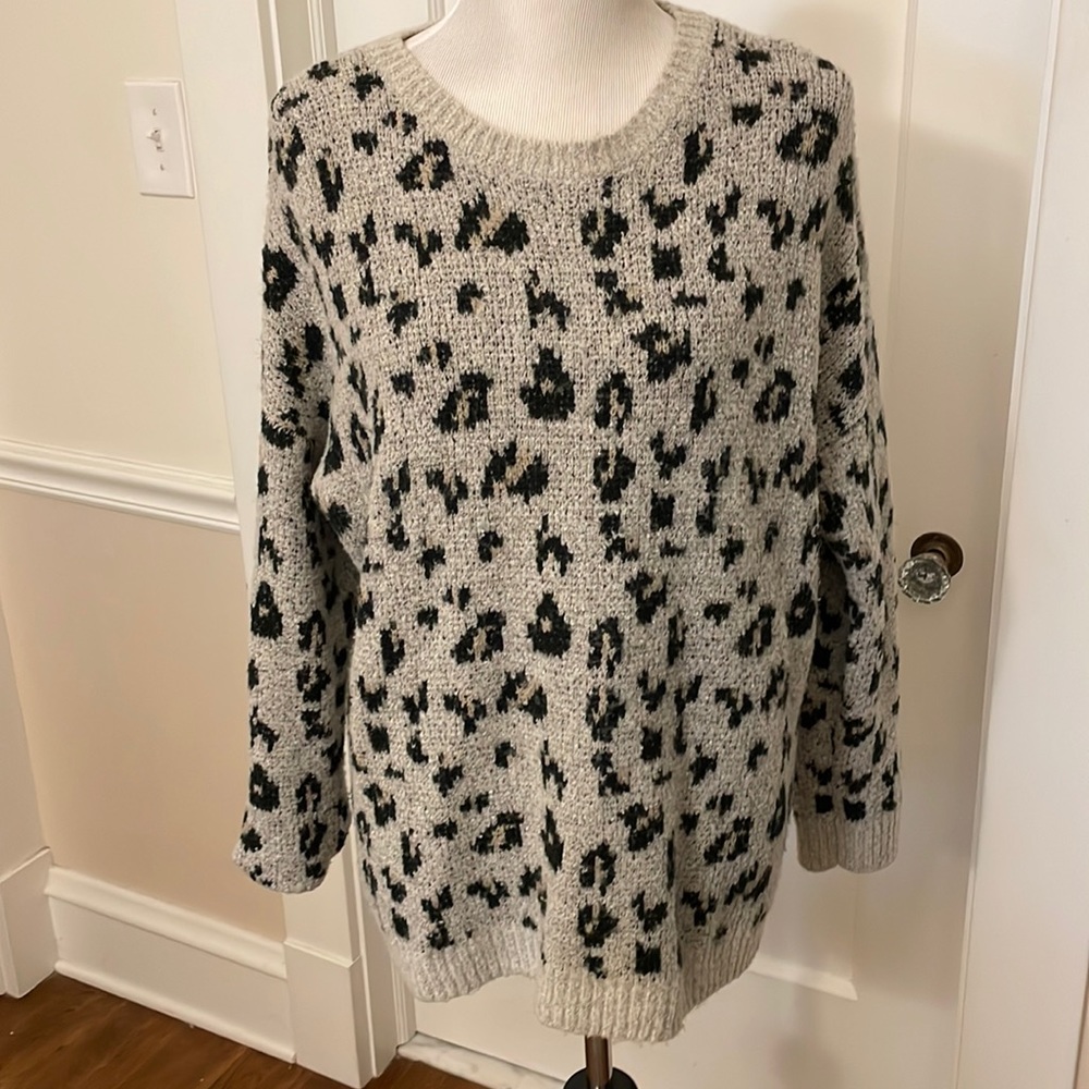 EUC Leopard print sweater